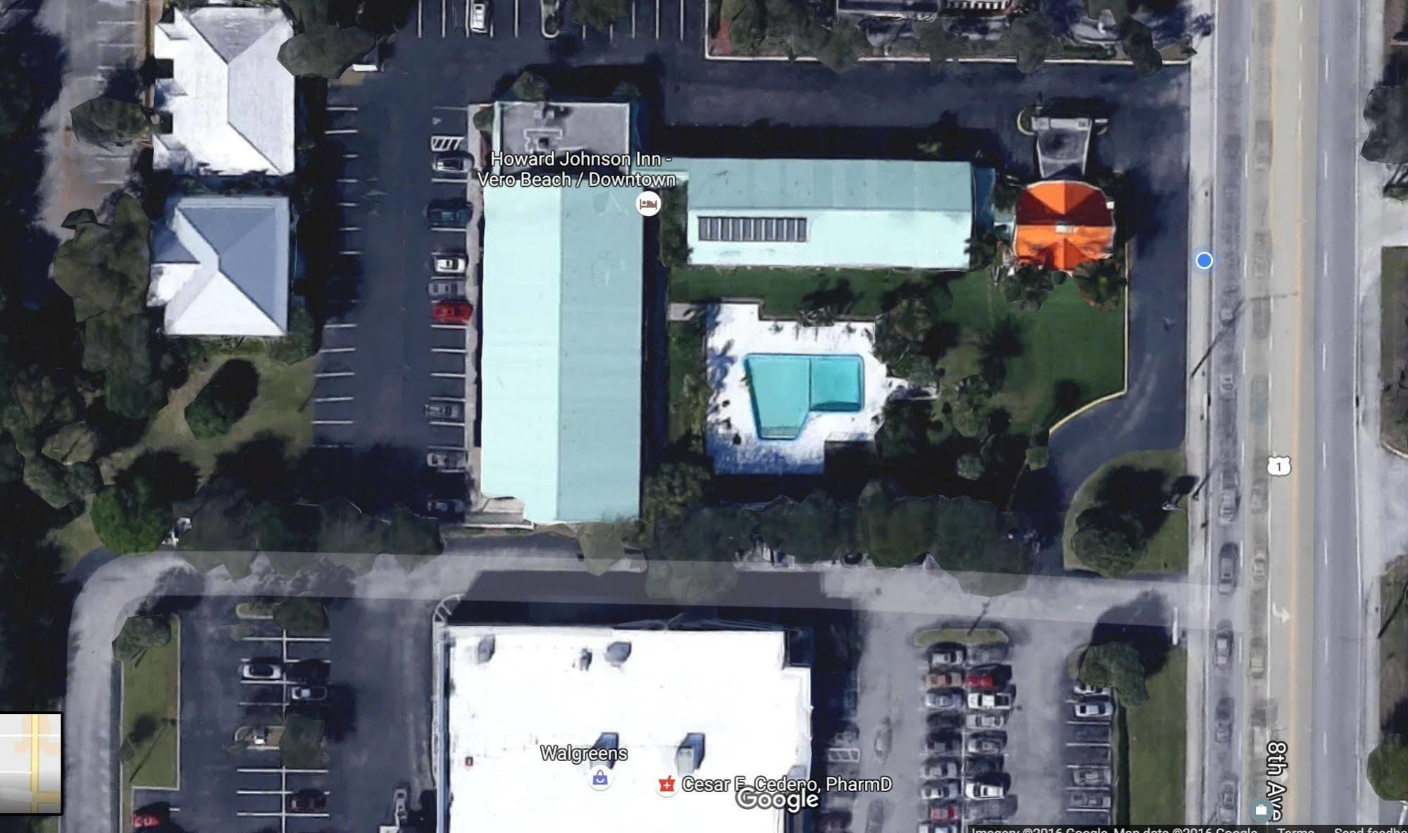 Howard Johnson By Wyndham Vero Beach / Downtown Exterior photo